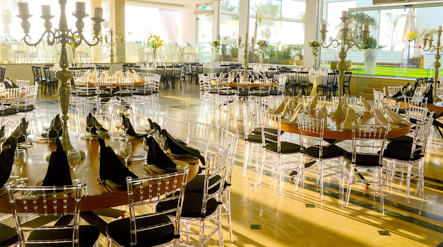 בלו קאסל - הסעדה