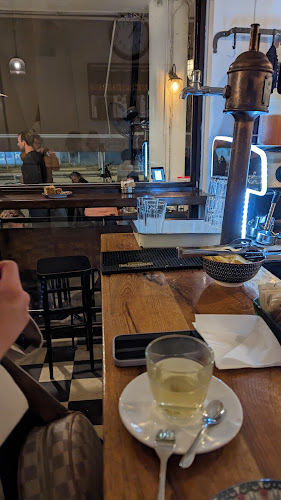 התחתית - תל אביב-יפו