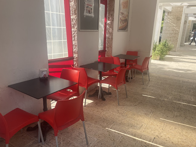 פיצה האט מודיעין - הסעדה