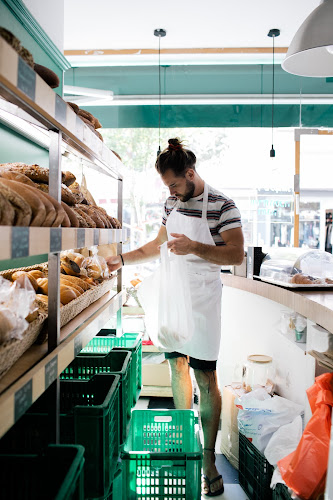 כיכר שינקין - לחם- קפה- שכונה - תל אביב-יפו