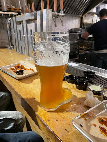 האטץ' - הסעדה