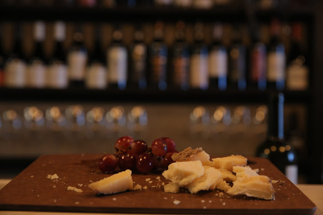 Opinii despre Nahum wine house נחום בית יין în חיפה - הסעדה