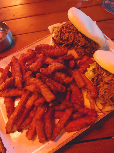 אוטו - הסעדה