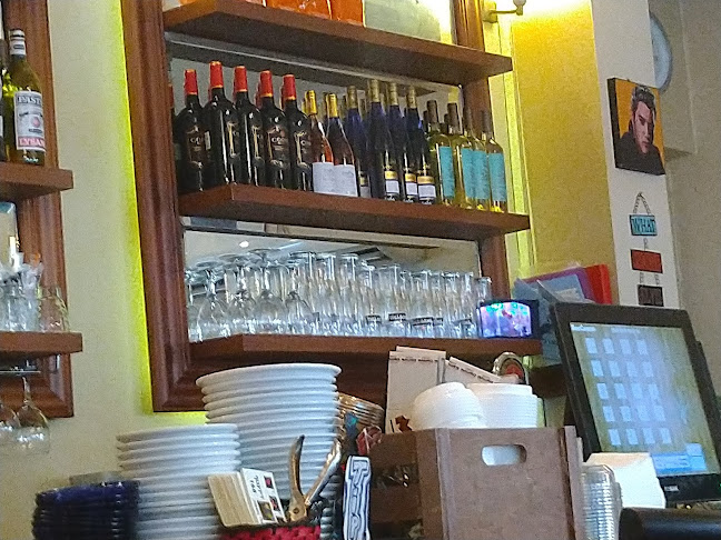 קפה משולש - הסעדה