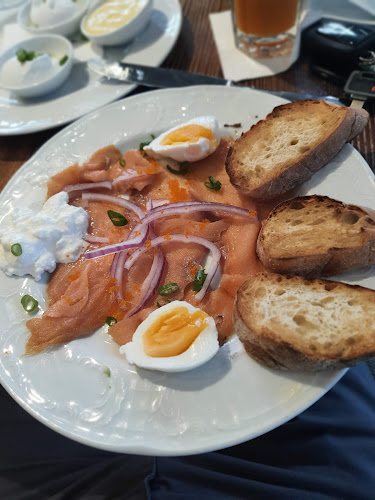 מתחם ביתן, ביתן אהרון