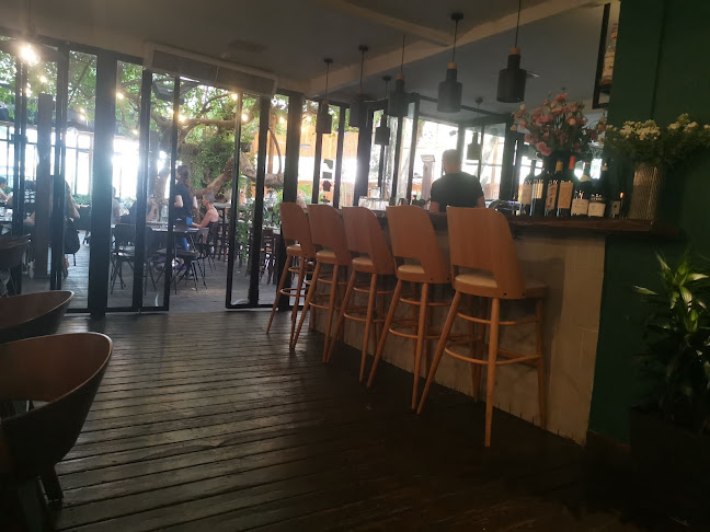 Tree Brasserie - רחובות
