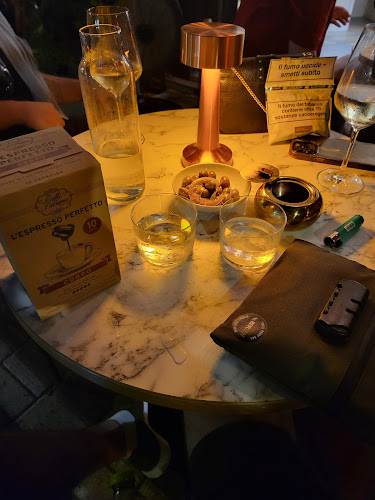 C\W Chocolate & Wine Shop - תל אביב-יפו