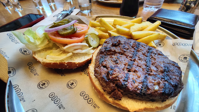 מסעדת BBB יגאל אלון - הסעדה