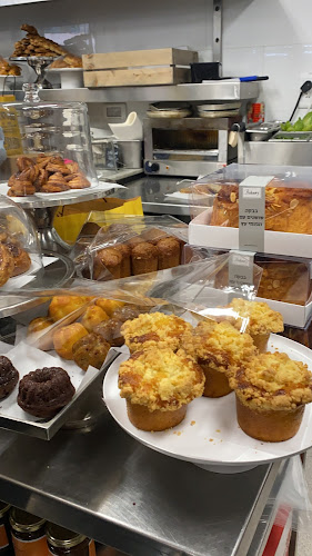 בית פנורמה, דרך בן צבי 84, תל אביב-יפו, 6810431