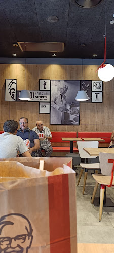 KFC Opera - הסעדה