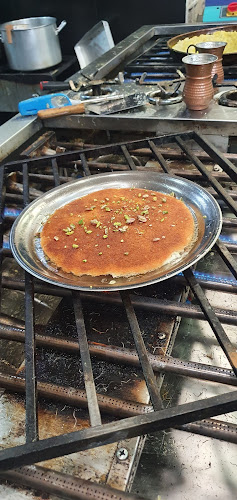 Mahroum Sweets since 1890 - הסעדה