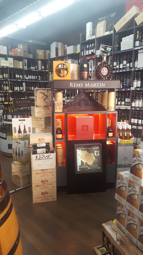 חינאוי ניקולא - הסעדה