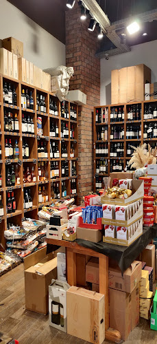 Opinii despre חינאווי ג'ורג' משקאות - Wine & More în פתח תקווה - הסעדה