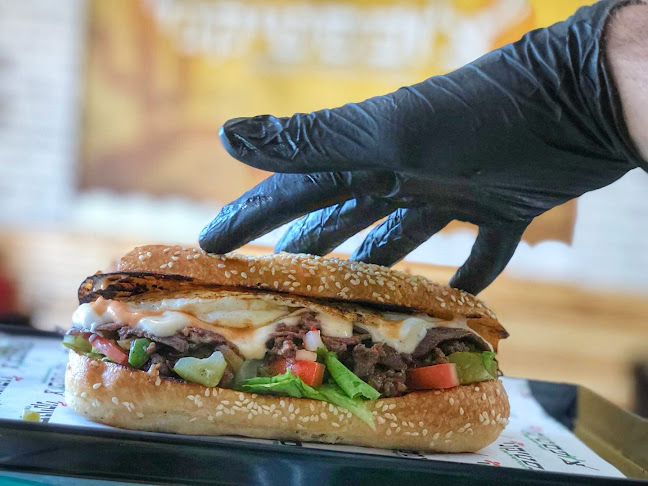 צ'ופסטיקני - הסעדה