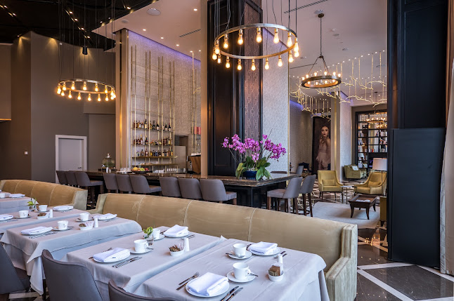 לג'נד בר LEGEND Bar