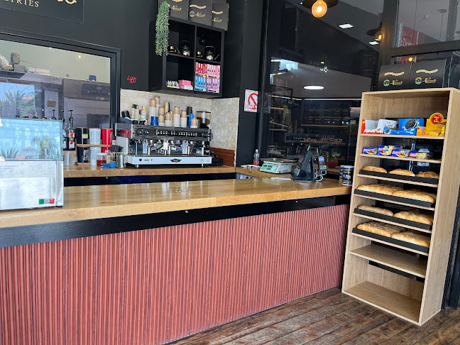 5614, קלנסווה, 4064000