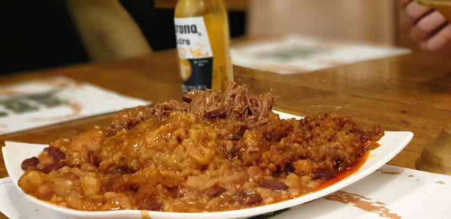 בערלה - מזון לגוף מוזיקה לנשמה - הסעדה