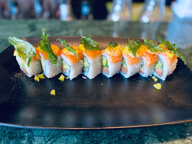 מסעדה אסייתית - סורה סושי לאונג'✔️אוכל אסייתי✔️סושי - גבעתיים