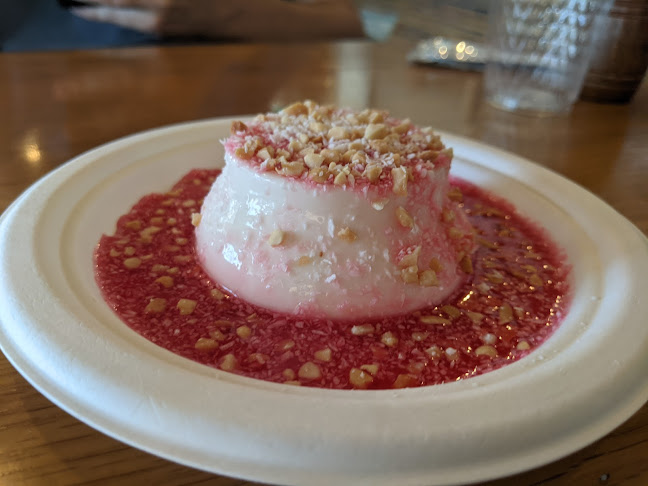 תאנה 6, בת חן