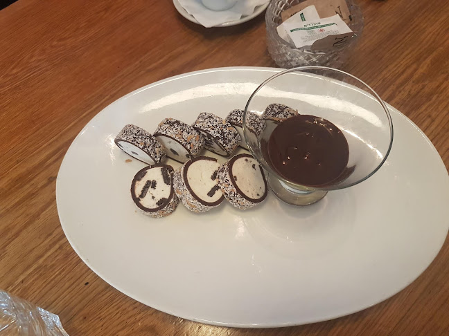 מסעדה אסייתית - סורה סושי לאונג'✔️אוכל אסייתי✔️סושי - גבעתיים