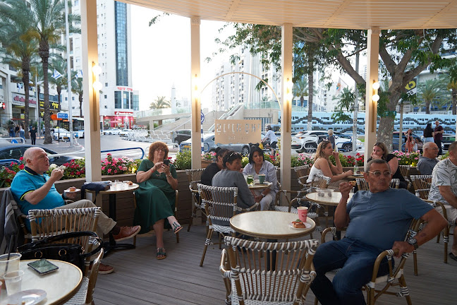 פנינה פאי סיטי אשדוד - הסעדה