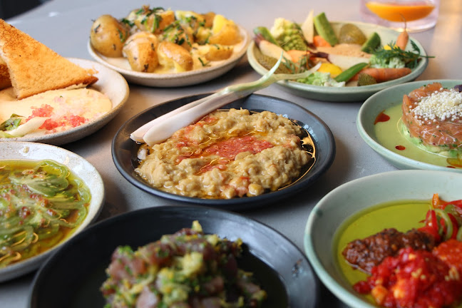 מסעדת איי - a Restaurant