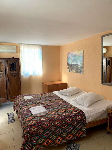 Pepo Burekas - הסעדה