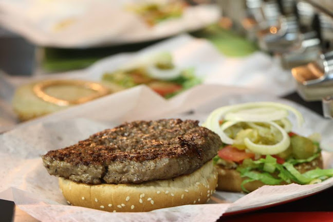 Mr. Jack מיסטר ג'ק מסעדת המבורגרים בבת ים - הסעדה