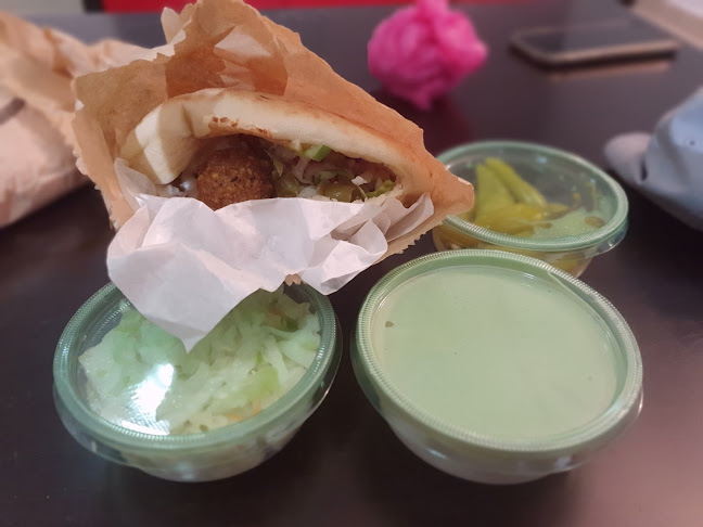 פלאפל כדורי - הבוטקה הכחול - הוד השרון