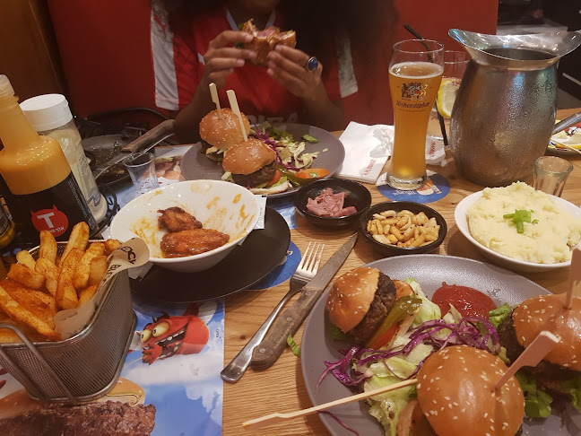 בלאק - הסעדה