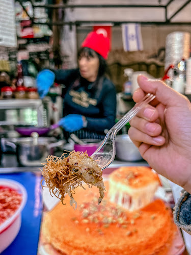 אוטיליה מלכת הכנאפה- הפנינה של איסטנבול - הסעדה