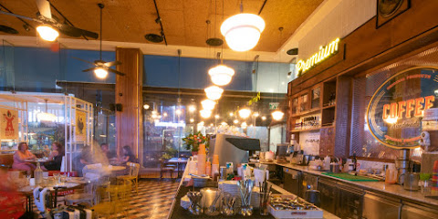 קפה לנדוור מול החוף וילג חדרה