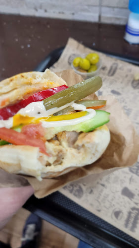 צ'יקן האוס - הסעדה