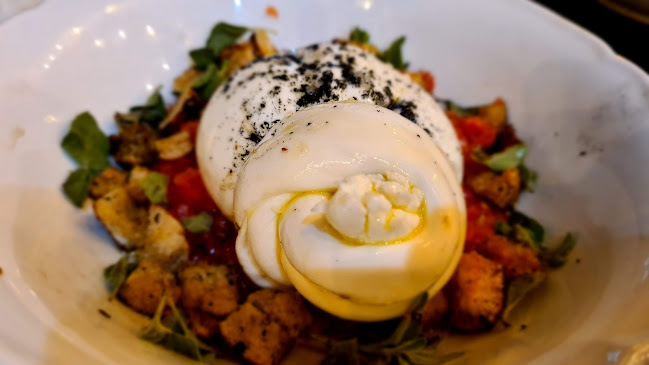 דולצ׳ה - פיצה נאפוליטנית - הסעדה