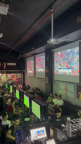 אימון ספורט ופאב משחק