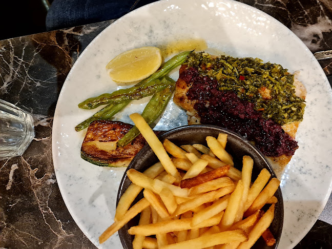 דוניס דגים ויין - פתח תקווה