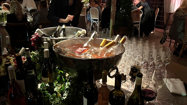 יין וחברים Wine and Friends - הסעדה