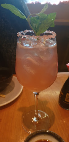 ניני האצ'י - הסעדה