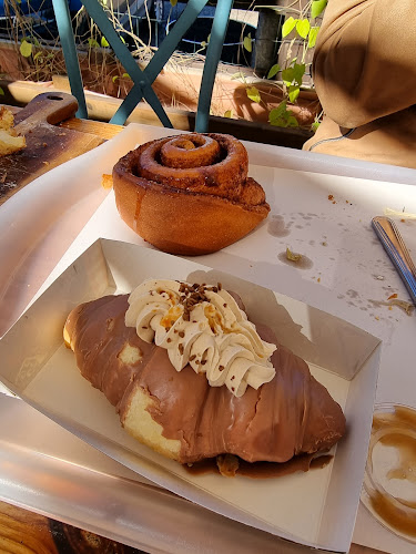 ג'ויס - הסעדה