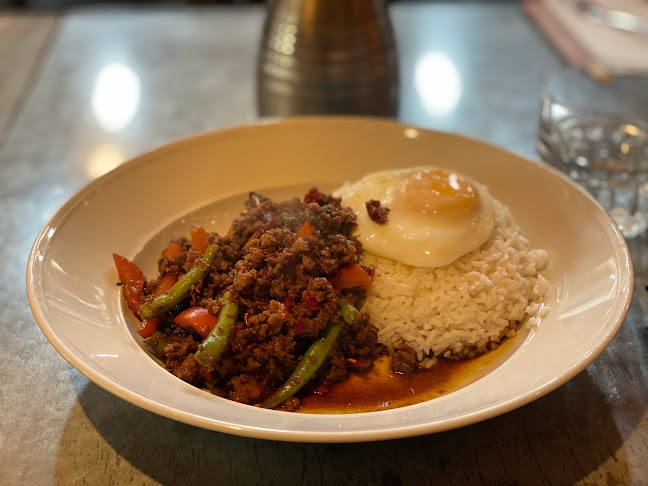 טייגר לילי - הסעדה