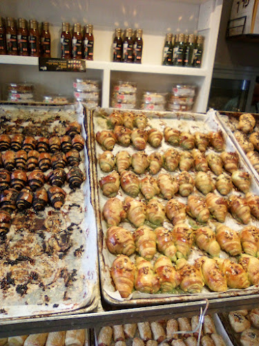 פריך פטיסרי שמדבר עברית - הסעדה