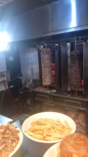 גריל 443 מודיעין - הסעדה