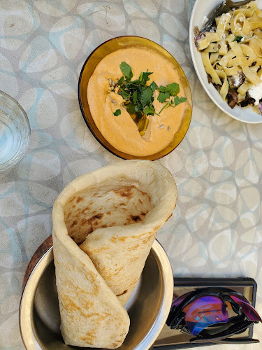 קפה פועה - הסעדה