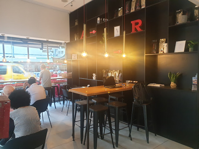 ארומה דיזנגוף (פינת גורדון) - הסעדה