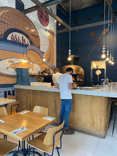 נאופוליטן - הסעדה