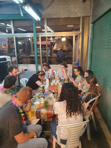 המיצים של גיל - הסעדה