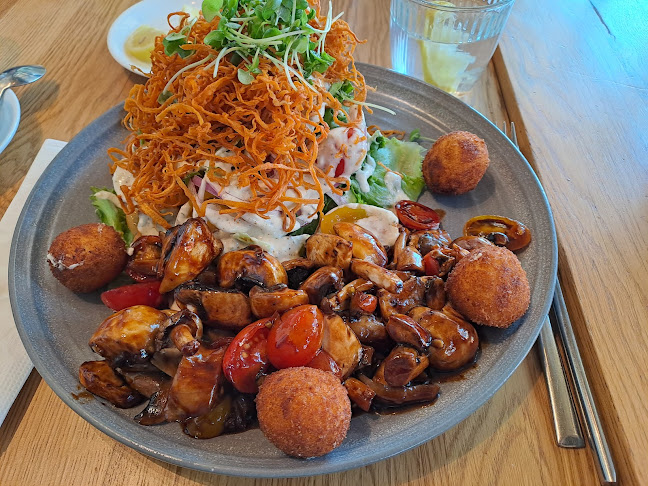 Hamesilah Kosher Bar