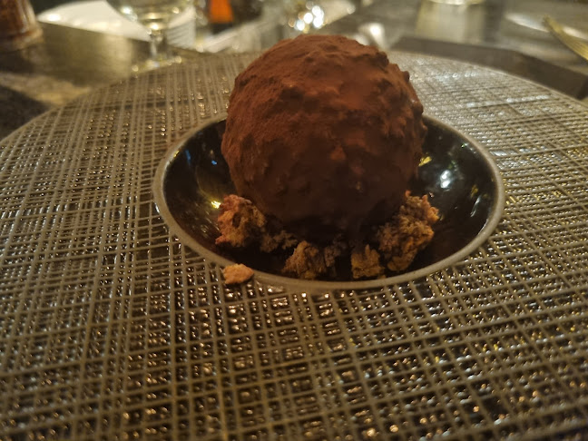 בייקר סאלון - Baker Saloon