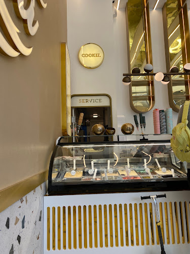 הקוממיות, בת ים