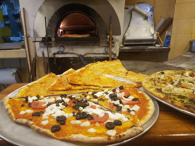 פיצה סלייס - הסעדה